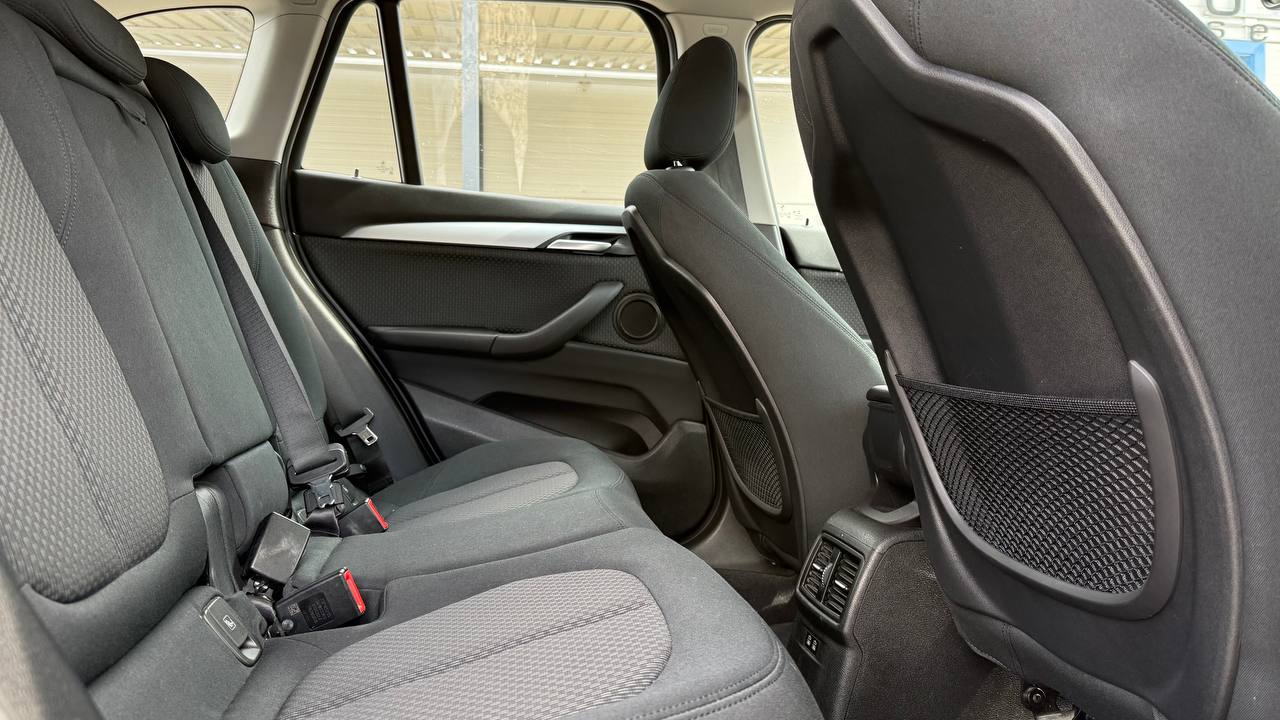 Задние сиденья BMW X1