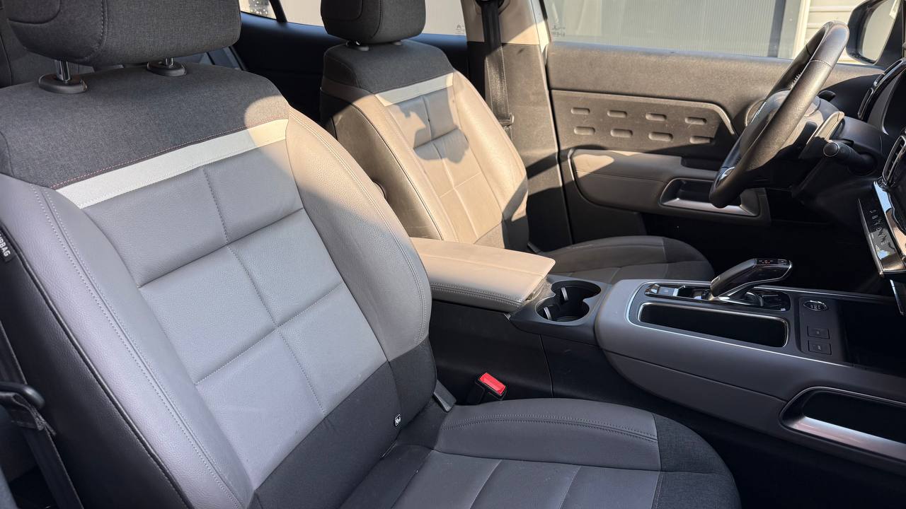 Передние сиденья Citroën C5 Aircross