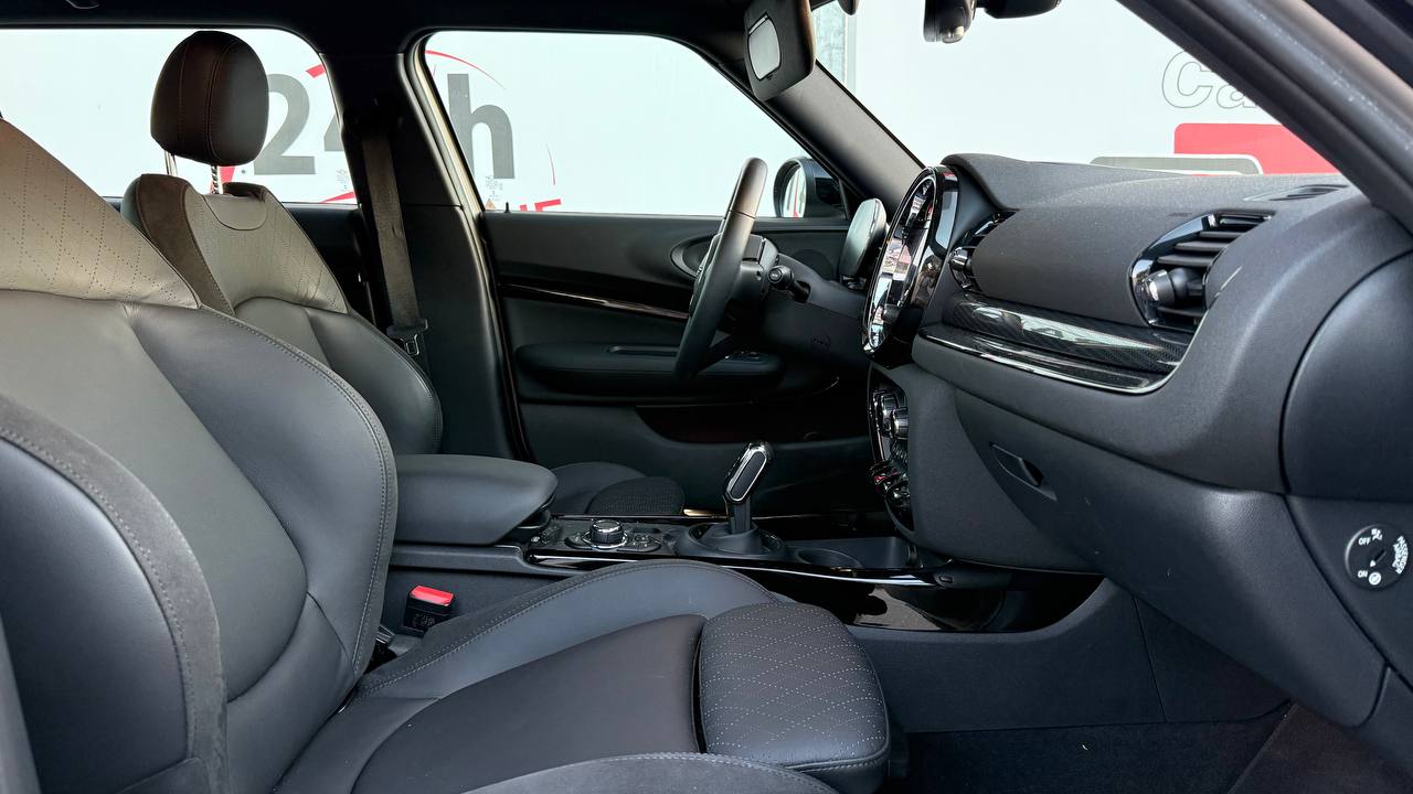 Передние сиденья MINI Clubman