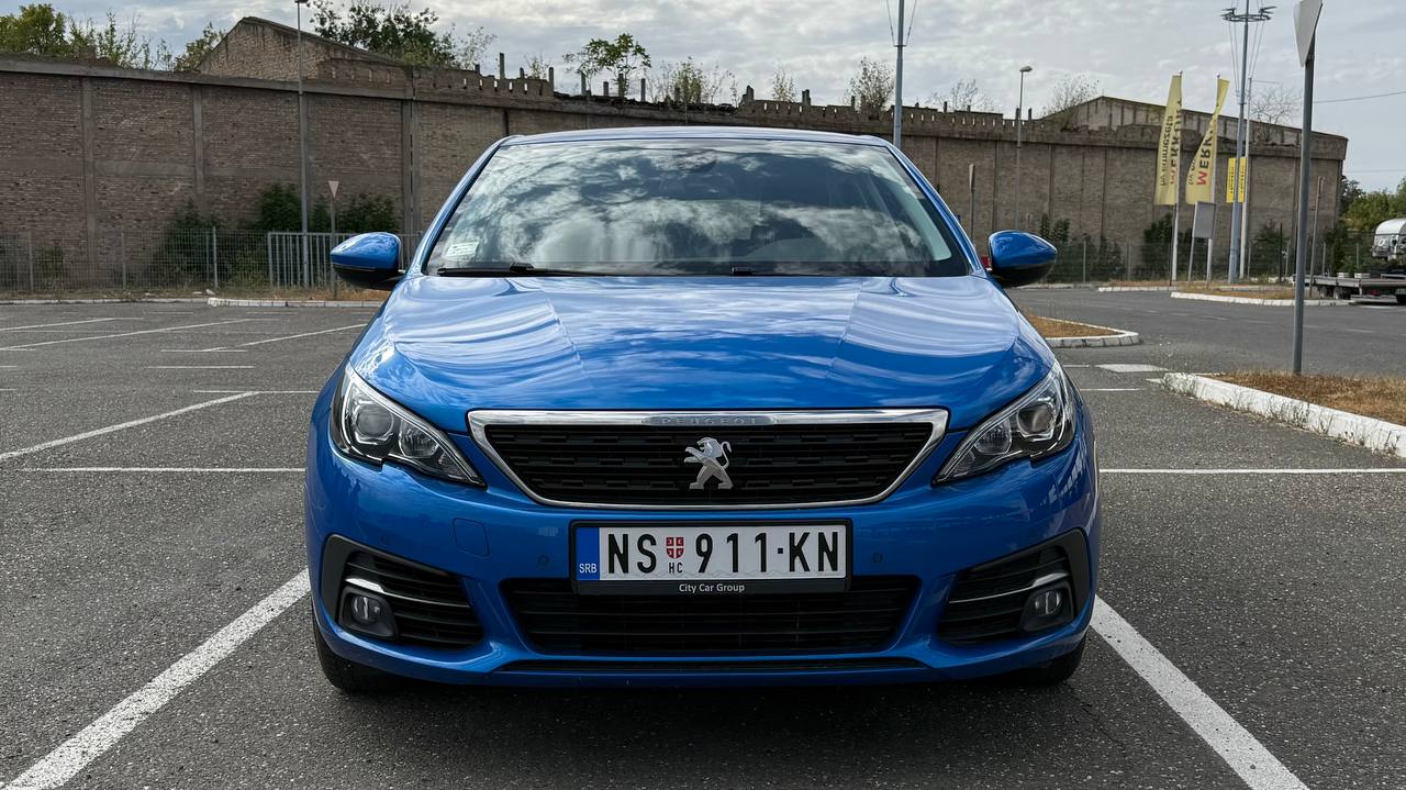 Peugeot 308 SW, вид спереди