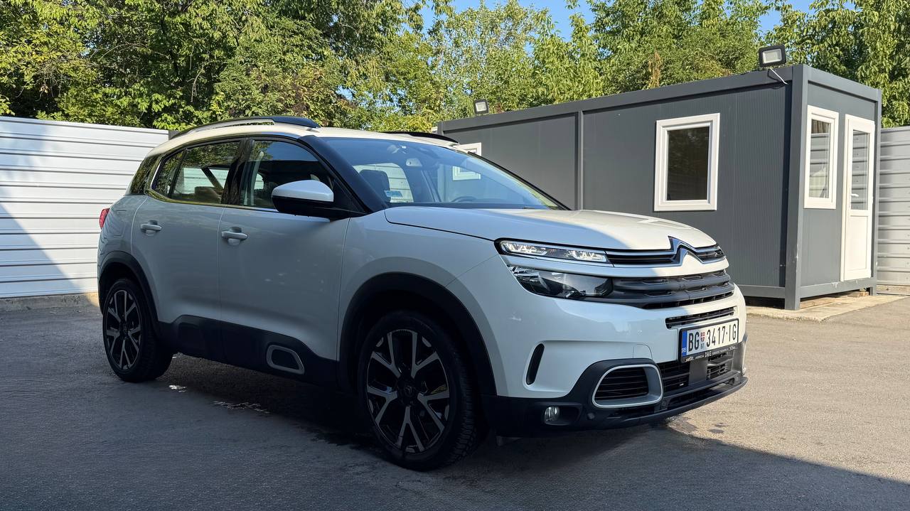 Жемчужно-белый Citroën C5 Aircross после оформления в Сербии